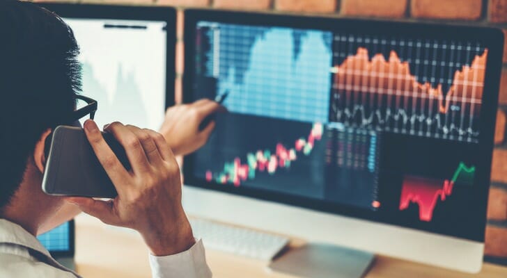 Fundamental Analysis vs. Technical Analysis