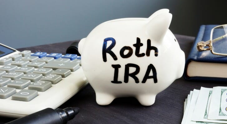 403(b) vs. Roth IRA