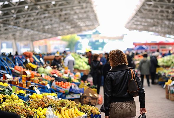 7 Tips for Shopping at Farmers' Markets