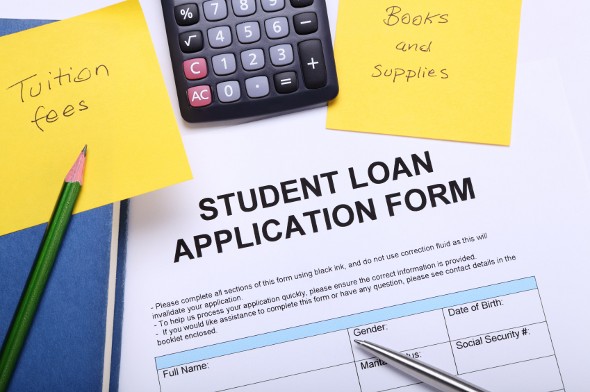 Pros and Cons of Using a Personal Loan to Pay For College