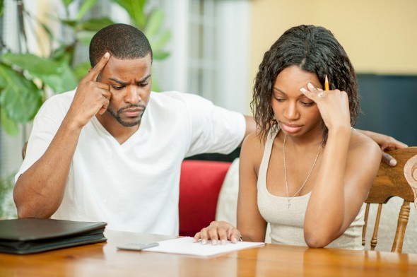 The Pros and Cons of Helping Family Members in Debt