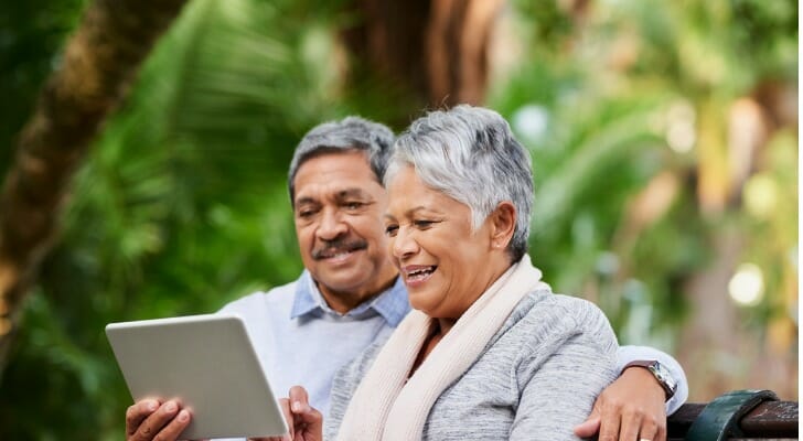 一个健康的401(k)账户和一个很好的公司账户可以帮助你舒适地退休。