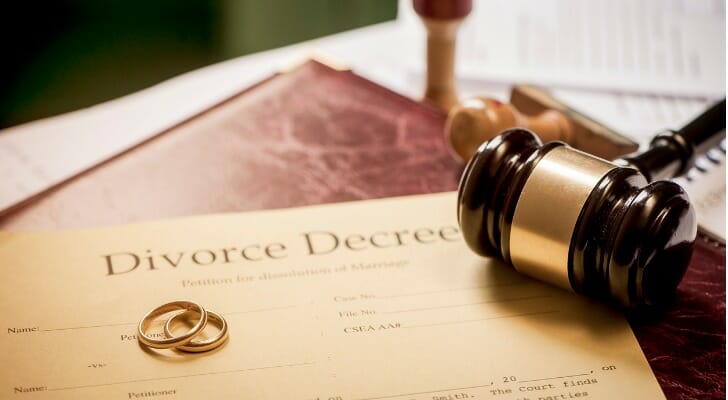 Divorce Laws in Illinois: What to Know - SmartAsset