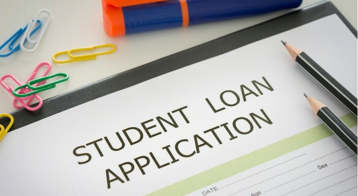How do you qualify for a stafford loan?