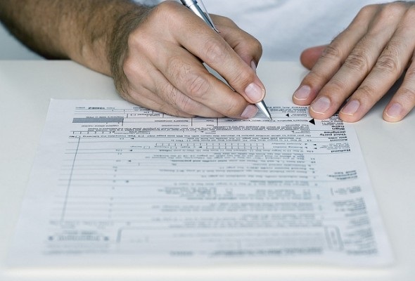 4 Reasons to File Your Taxes Early If You're Expecting a Refund