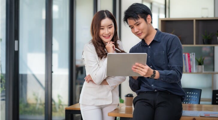 What Does a Financial Advisor Do Exactly? - SmartAsset