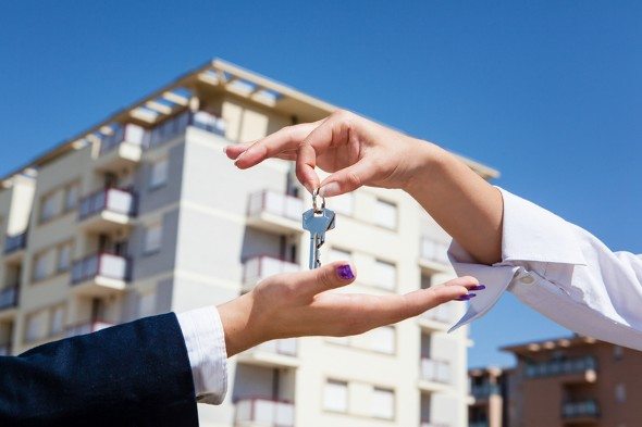 how-landlords-run-credit-checks-smartasset