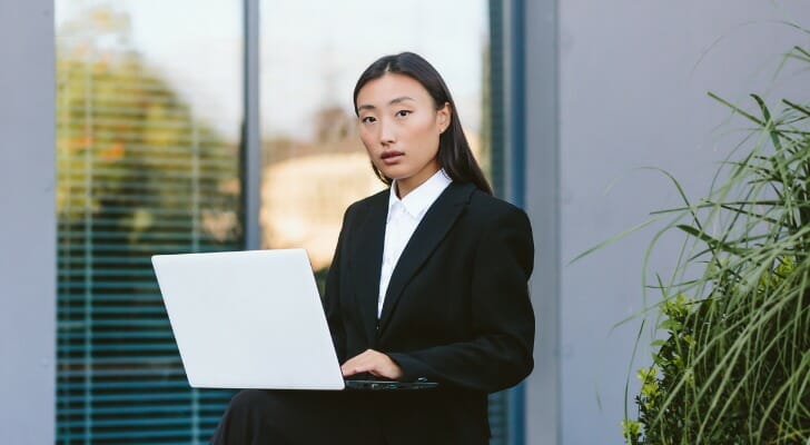 如何成为一名财务顾问在加州吗