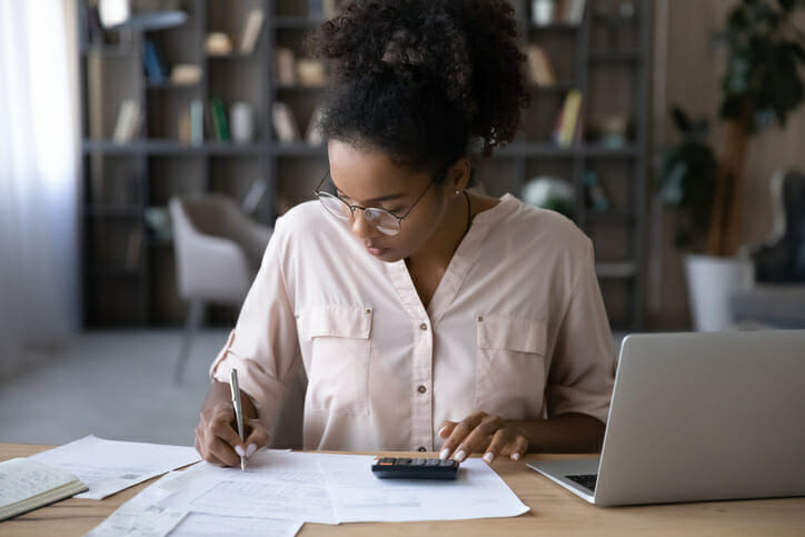SmartAsset: Paying Off Debt vs. Saving